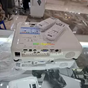 Brand New Epson Projector   2 pieces AVAILABLE Model name:  EB-S41    Has bag and Remote  in Ethiopia